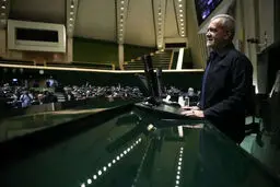 الرئیس الایرانی المنتخب یؤدی القسم فی مجلس الشورى الاسلامی یوم الثلاثاء