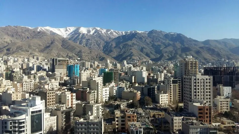 هزار برج در تهران بر روی گسل ساخته شده‌ است
