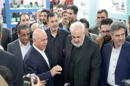 وزیر  صمت از  غرفه کروز  بازدید  کرد

