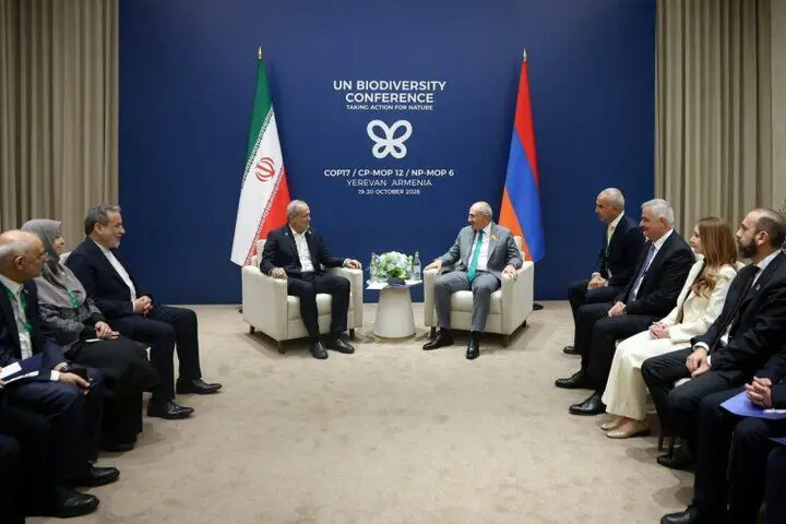 آمریکا به جای زور با منطق گفت‌وگو اقدام کند