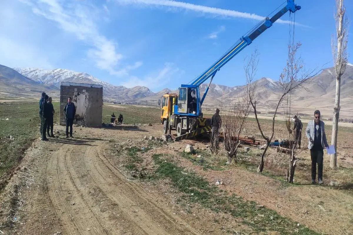 انسداد چاه های غیر مجاز در شهرستان اسدآباد