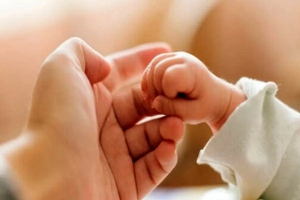 پرداخت تسهیلات فرزندآوری بدون سپرده‌گذاری با تنفس ۶ ماهه و کارمزد ۴ درصد