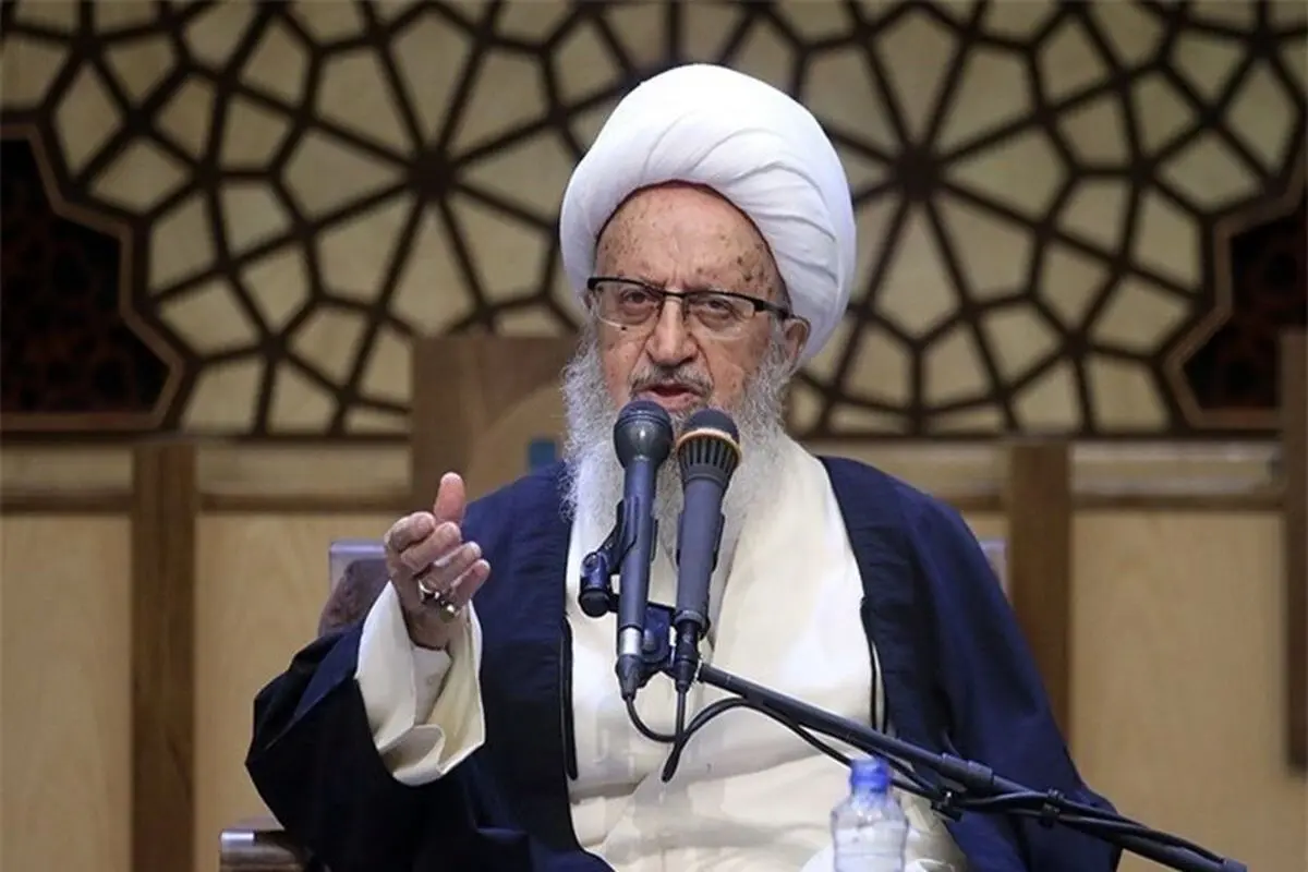 آیت‌الله مکارم شیرازی: دولت مشکلات اقتصادی مردم را حل کند