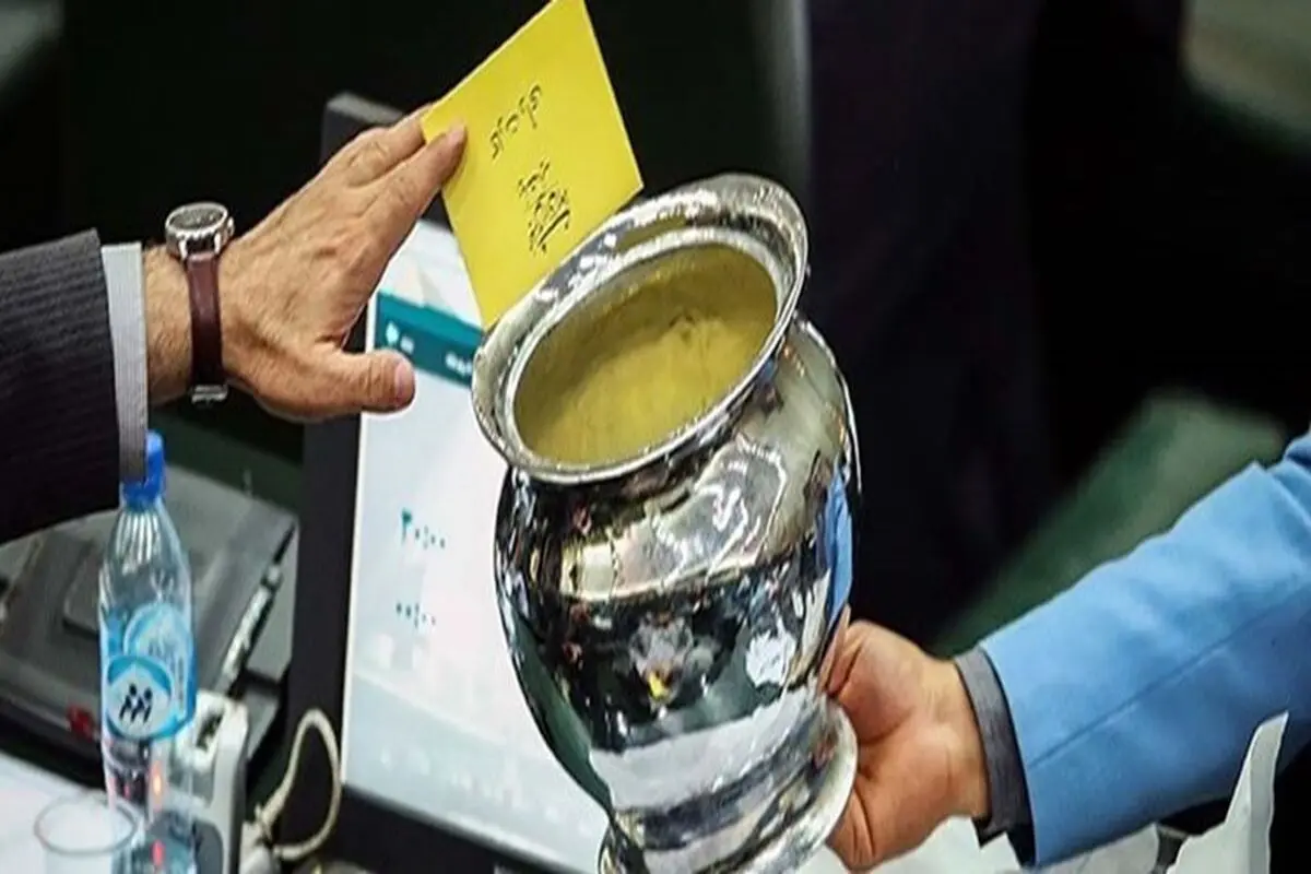 جمعی از نمایندگان مجلس خواستار رأی‌گیری شفاف درباره استیضاح وزیر صمت شدند
