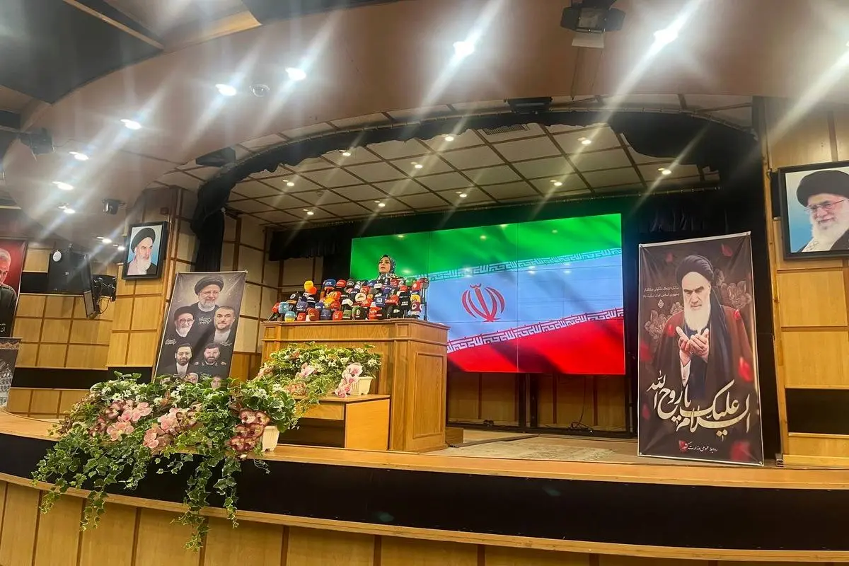 زندانیان سیاسی را آزاد می‌کنم