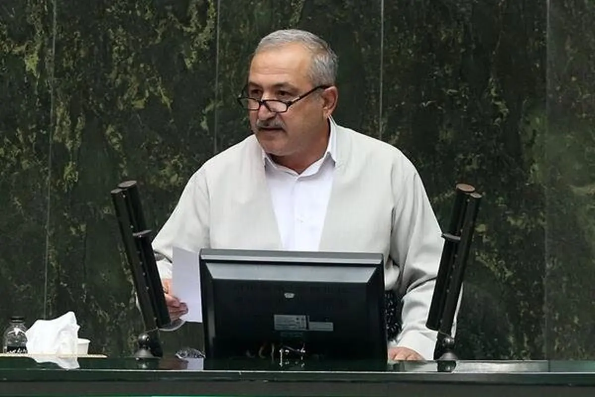 ​محمودزاده: وزیر پیشنهادی صمت برنامه مشخصی برای خودرو ندارد

