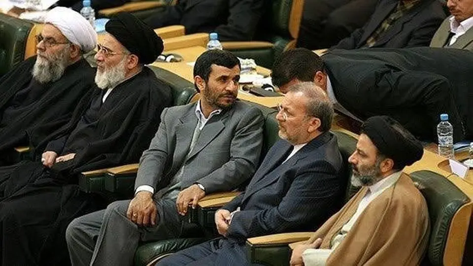 جنس احمدی‌نژاد با پایداری و شریان فرق دارد/ احمدی‌نژاد متکی به توده‌ها و ملت است