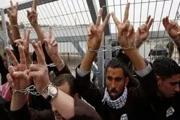 تعداد اسرای فلسطینی در زندانهای اسراییل اعلام شد / بیش از ۴۰۰ کودک در زندان 
