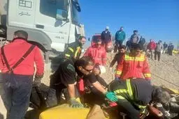 تصادف تاکسی با تریلی در جاده پاکدشت به ورامین ۵ کشته بر جا گذاشت + عکس