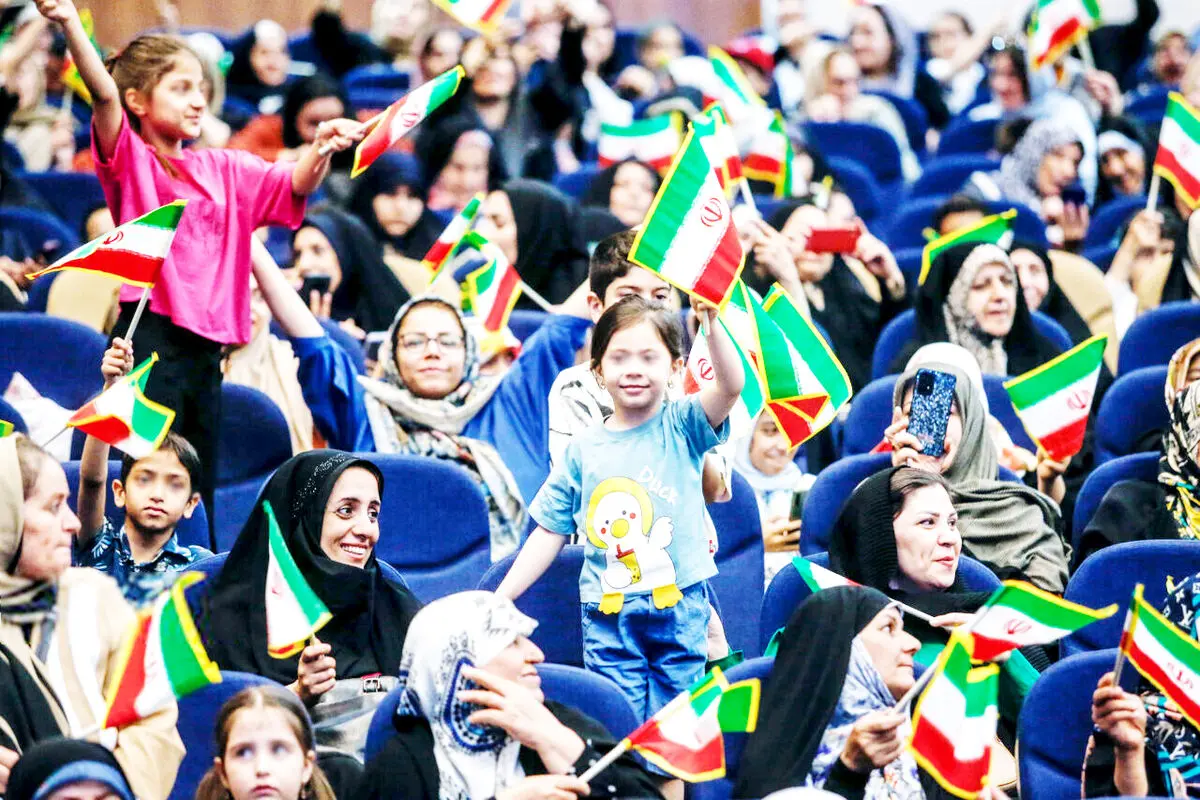 مرز باریک مشارکت سیاسی کودکان

