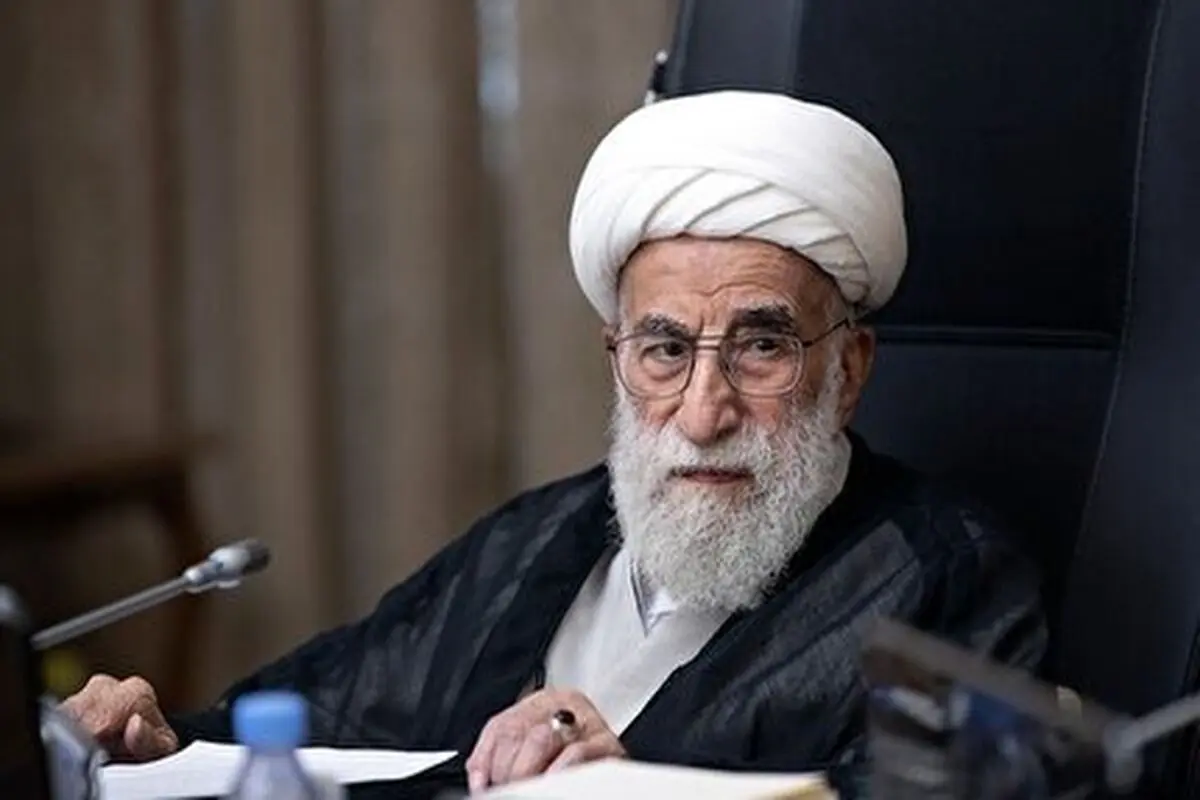 آیت الله جنتی: خلع سلاح لبنان خیال خام است 