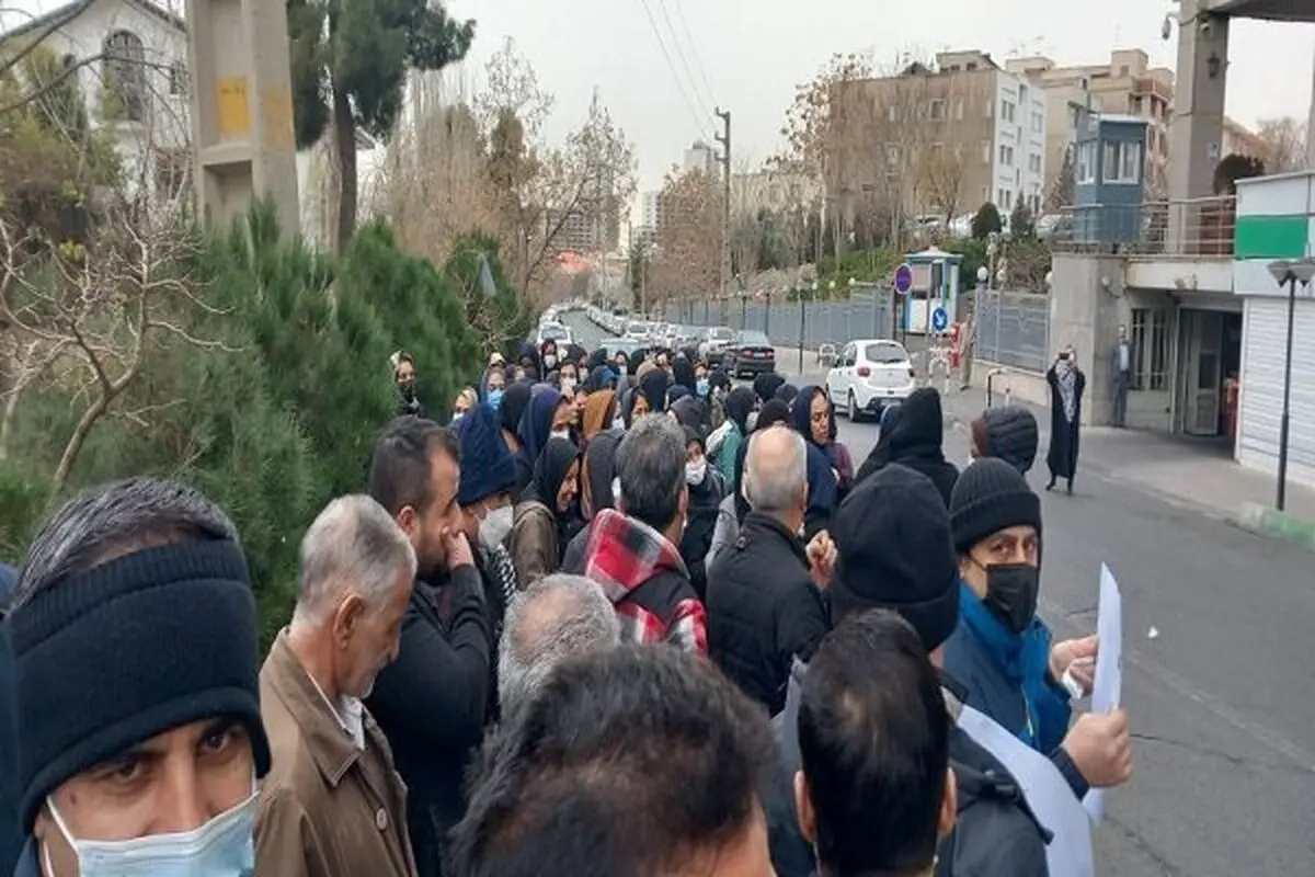 مطالبات کارمندان وزارت علوم از  وزیر 

