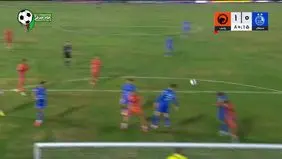 صحنه تماشایی از مقاومت دروازه پادیاب مقابل استقلال+ ویدئو