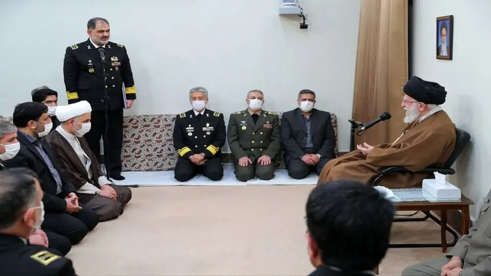Leader receives Navy commanders, officials