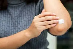 کمبود این ویتامین سبب ترَک‌ خوردن پوست می‌شود
