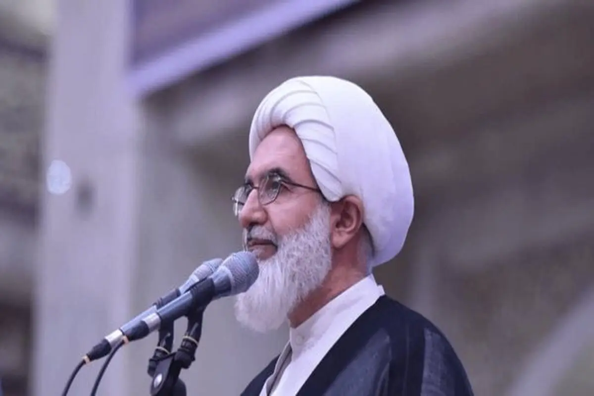 امام جمعه تهران: دشمن به دنبال ترویج برهنگی است