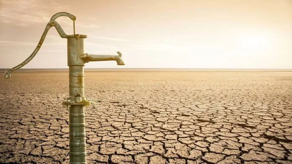 تشدید بحران کمبود آب در تهران/ استخرها تعطیل می‌شوند؟