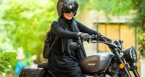 صدور گواهینامه موتورسواری زنان منع قانونی ندارد + ویدئو
