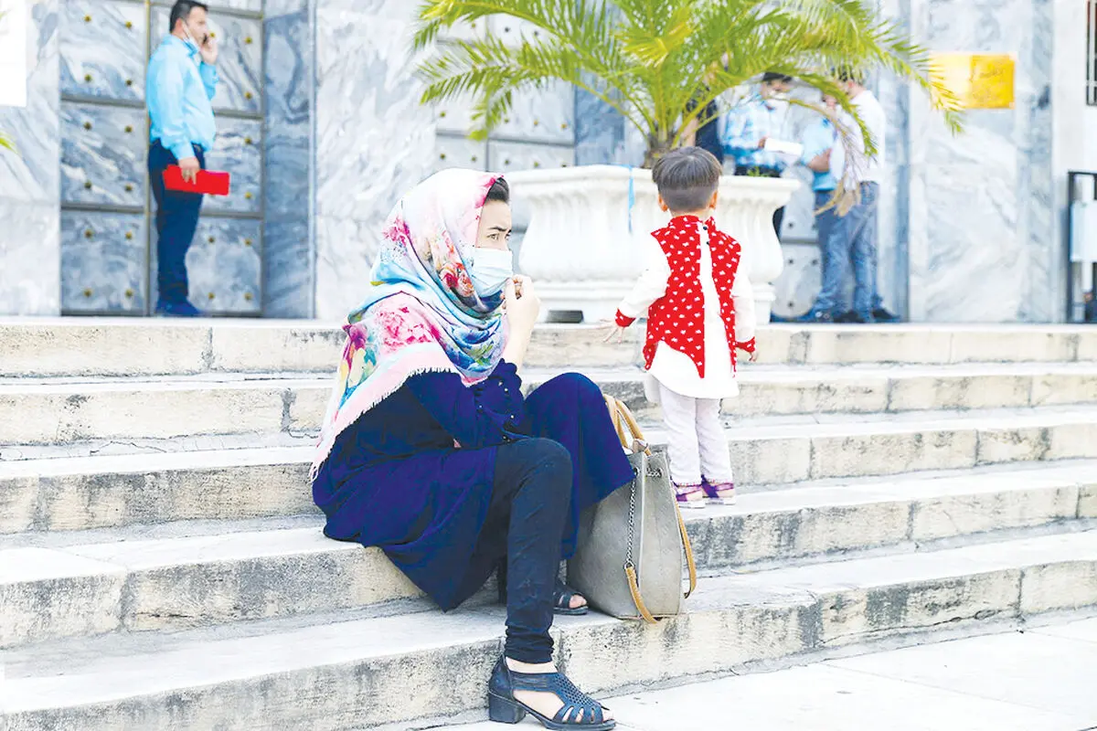 من زنم و حق کار دارم
