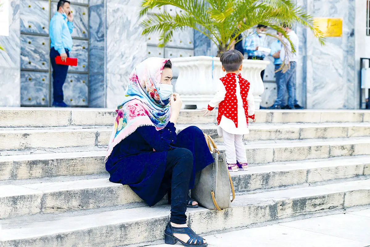 من زنم و حق کار دارم
