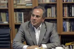 اعتراض شدید یک روزنامه به اظهارات محمود سریع القلم درباره تفکیک ملت به شهروندان درجه ۱ و ۲