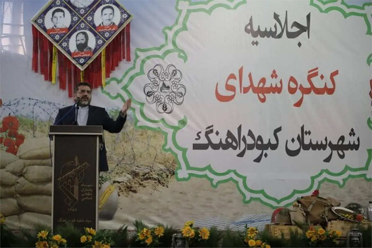 یک دهه گذشته کشور به خاطر تفکر غرب زده دچار عقب ماندگی شد /باید با زبان منطق با  دانشجویان صحبت کنیم 