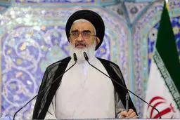 امام جمعه قم: اگر دل پاک کافی بود چرا خداوند حجاب را الزام کرده است