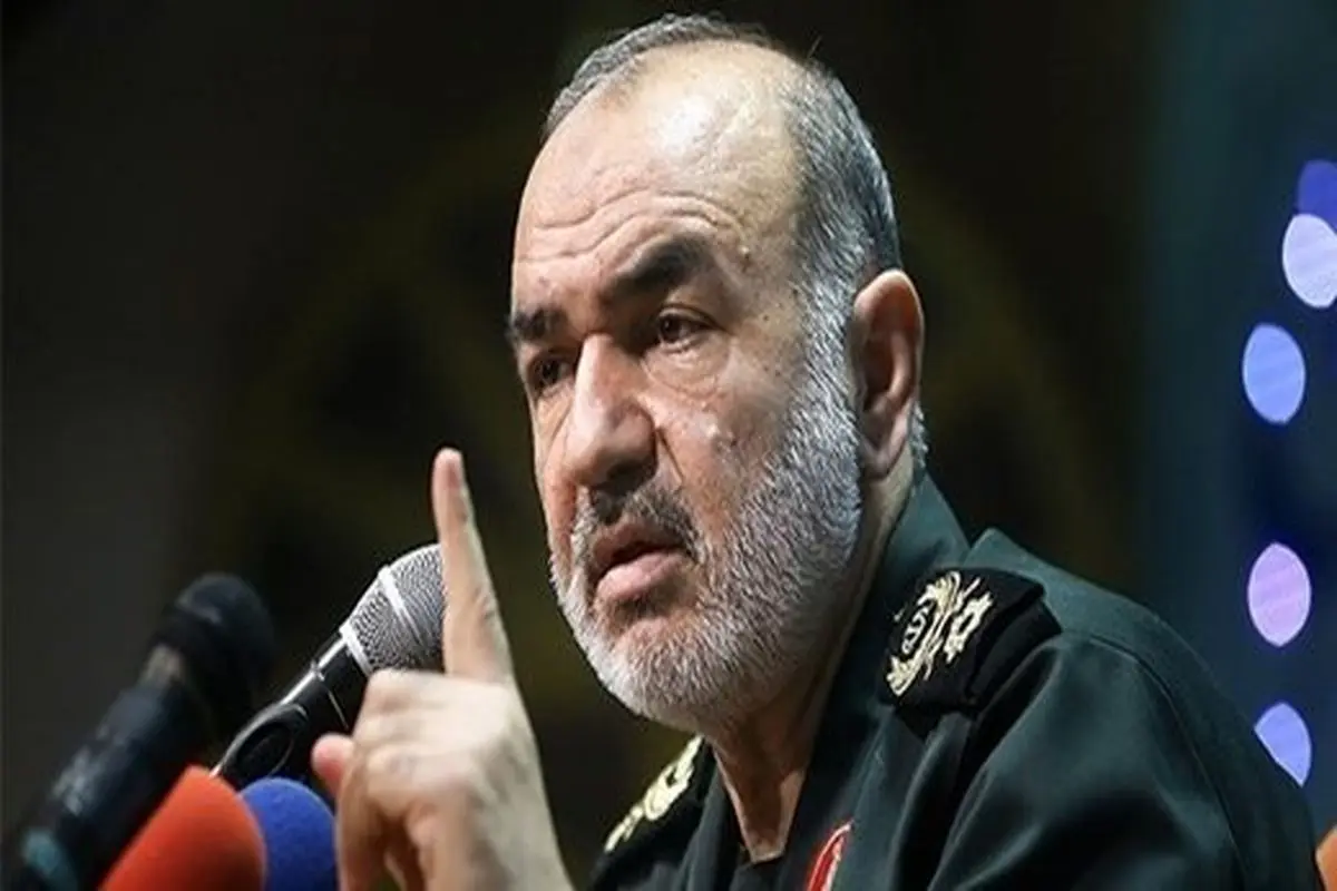 خبرنگاران صاحب تعهد و سازنده و نگارنده واقعیت‌ها هستند/ هیچکس حق ندارد به دنیای خصوصی افراد وارد شود
