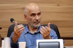 فرشاد مومنی: خام فروشی مافیا زاست