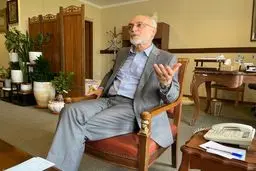 آغاز «گفت‌وگوی سیاسی با آمریکا»، مناسب‌ترین راه باقی‌مانده/ نخبگان در این‌باره تبادل نظر کنند