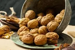 کشف محموله گردوی خارجی غیرمجاز در دماوند