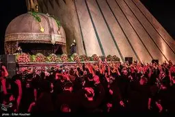 بدرقه زائران اربعین در میدان آزادی+ عکس