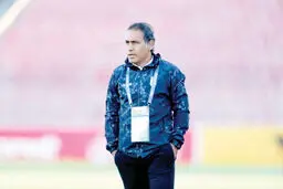 پاریس هر روز دورتر

