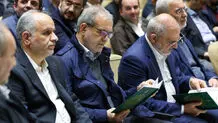 پزشکیان در مراسم ختم خانواده اسماعیل سقاب اصفهانی حاضر شد