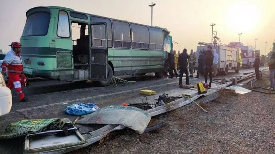 تصادف دو دستگاه اتوبوس در محدوده فرودگاه امام با یک کشته و ۴۸ زخمی