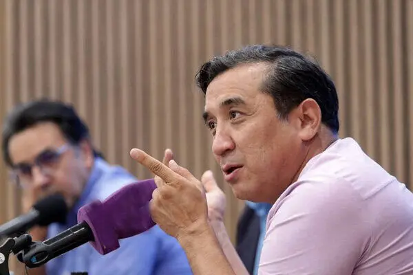 حرفهای خداداد عزیزی درباره حواشی دیدار تراکتور و ملوان