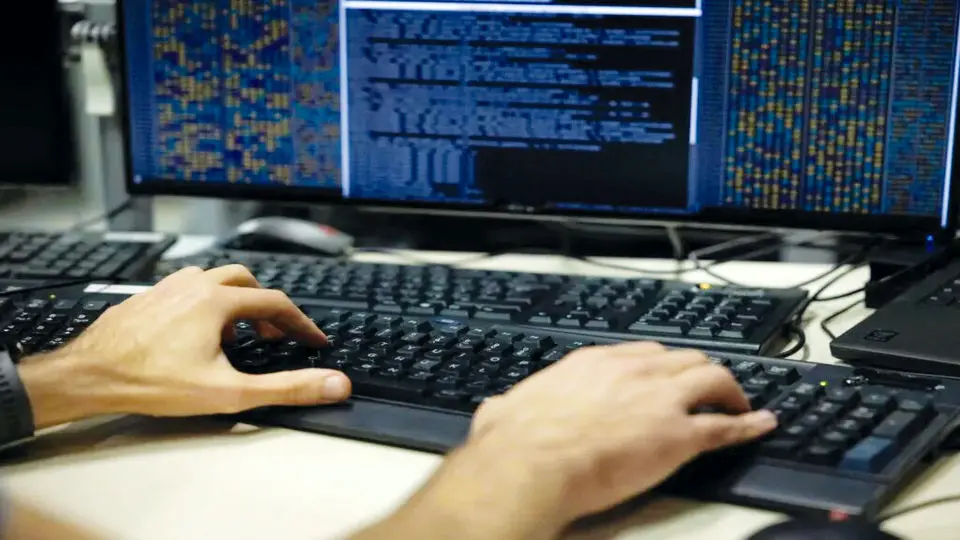 وقتی کدزدن با تحریم گره میخورد