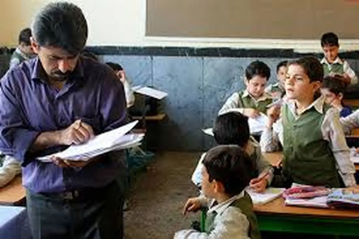 مدرسه بدون معلم؛ معلم بدون انگیزه

