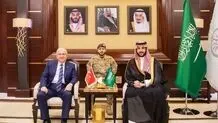 رایزنی تلفنی وزرای دفاع ترکیه و عربستان