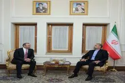 دیدار دبیر شورای عالی امنیت ملی ارمنستان با وزیرخارجه ایران

