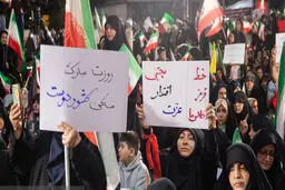 خط قرمز یک معلم بعد از جنگ ۴۰ روزه به روایت تصویر 