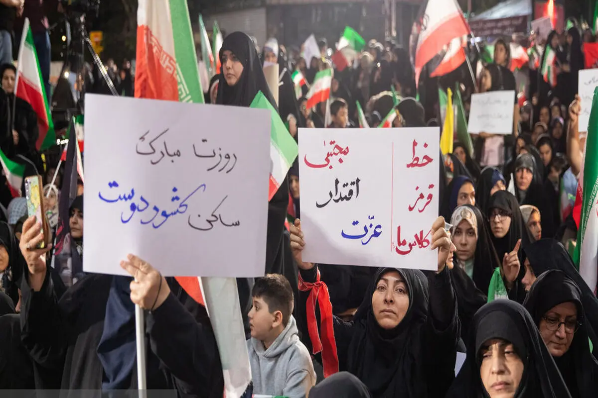 خط قرمز یک معلم بعد از جنگ ۴۰ روزه به روایت تصویر 