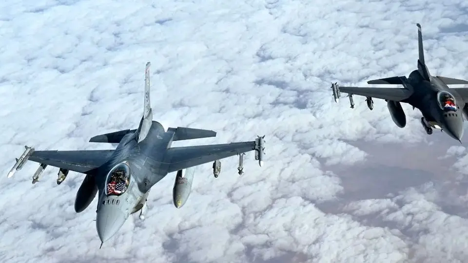 ادعای اعزام جنگنده‌های اف-۱۶ آمریکا به تنگه هرمز