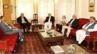 السفیر الإیراني وحامد کرزاي یبحثان التطورات السیاسیة في أفغانستان