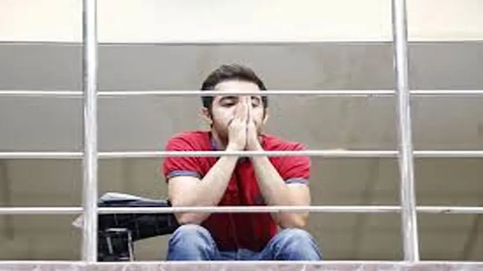 مسئولان جوان به دور،
جوانان سینگل به گور