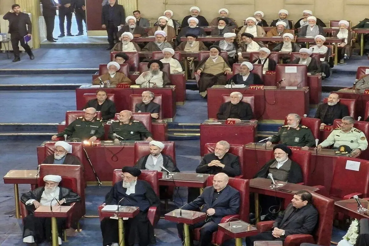 سوگندنامه اعضای ششمین دوره مجلس خبرگان؛ غایبان افتتاحیه مجلس خبرگان رهبری چه کسانی بودند؟/ ویدئو و تصاویر