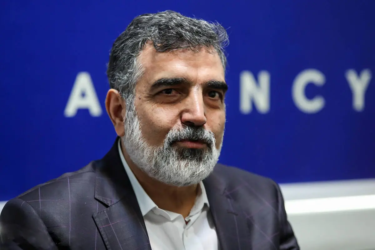 کمالوندی: مشتریان آب‌سنگین ایران در صف انتظار هستند/ از آب کره می‌گیریم و صحبت از لیتری بیش از ۱۰۰۰ دلار است


