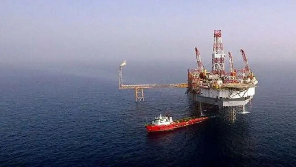 Iran inks confidential oil contract with foreign firm