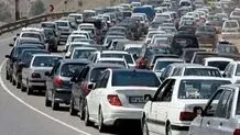 ترافیک فوق سنگین در آزادراه تهران - شمال و جاده کرج - چالوس/ جاده یک طرفه است

