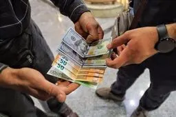قیمت دلار و یورو؛ شبانگاه یکشنبه ۲۶ مرداد ۱۴۰۴/ دلار صعودی شد